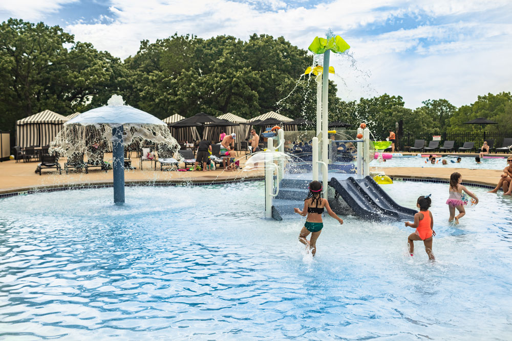 beloit_club_poolside_06082019_0001